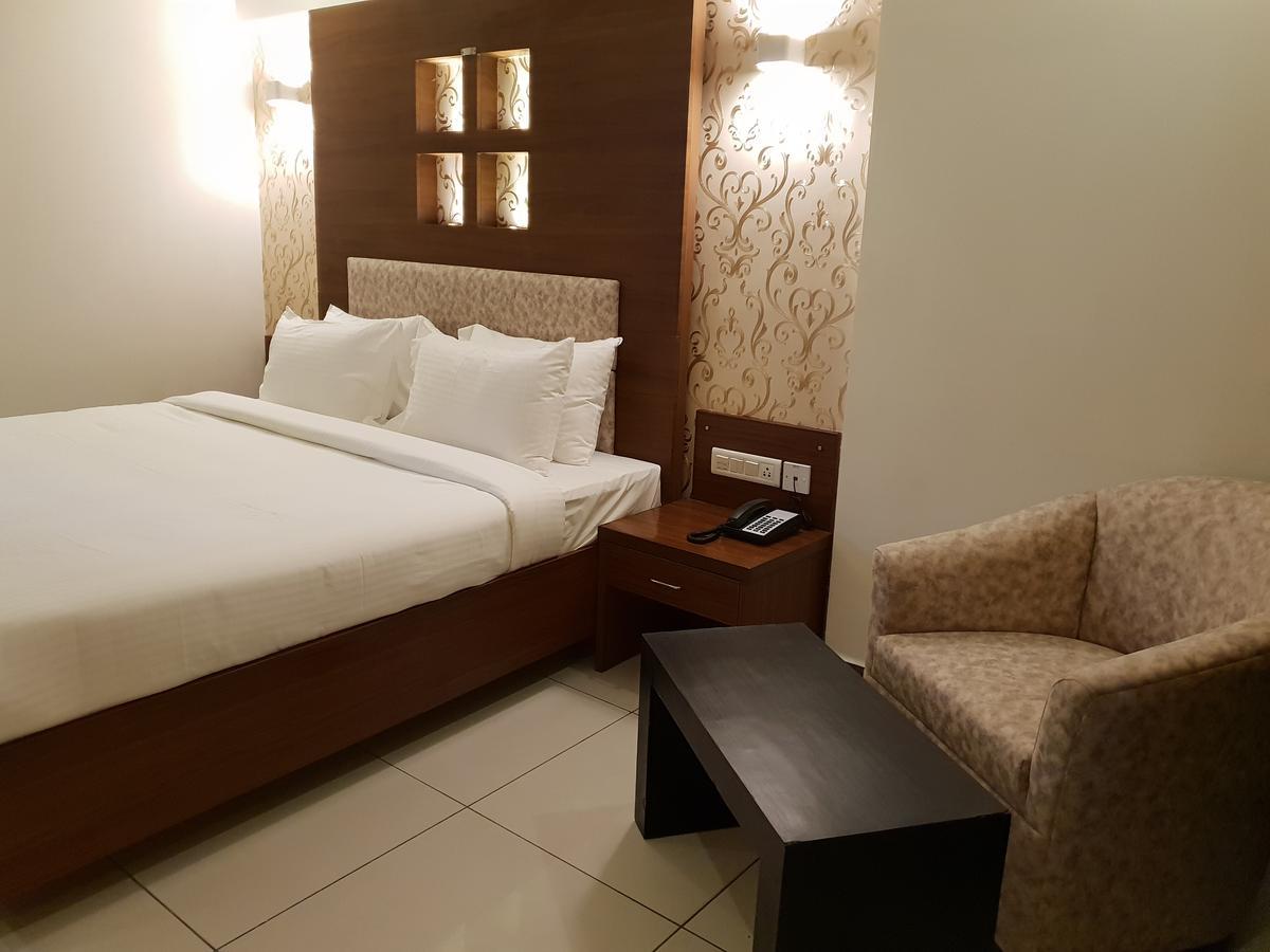 Klase Hotels Chennai Extérieur photo